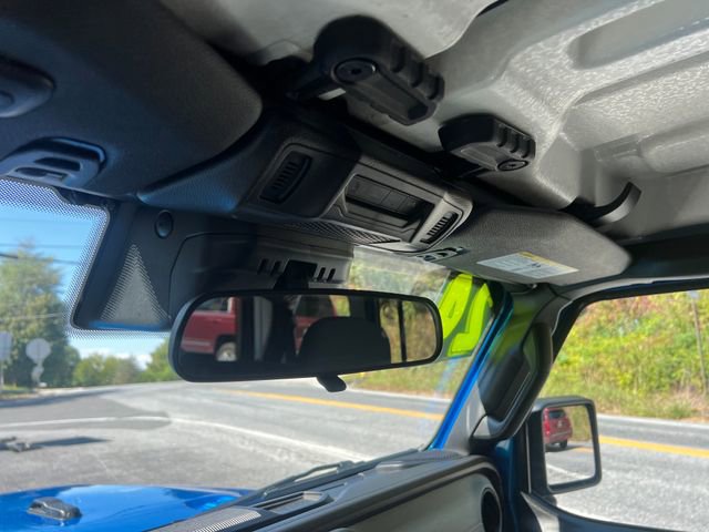 Used 2024 Jeep Wrangler Unlimited image 31