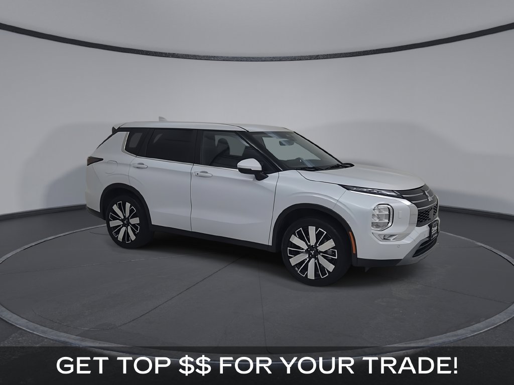 Used 2025 Mitsubishi Outlander SE AWD/4WD image 2