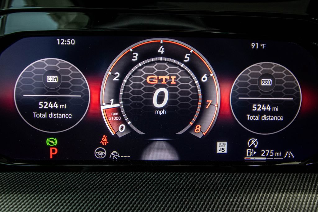 Used 2025 Volkswagen GTI SE FWD image 39