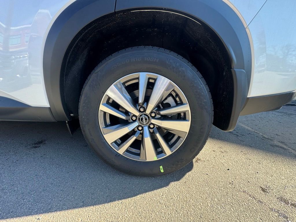 New 2026 Nissan Pathfinder SL image 13