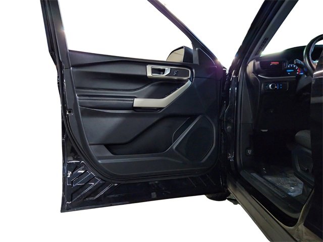 Used 2021 Ford Explorer XLT image 18