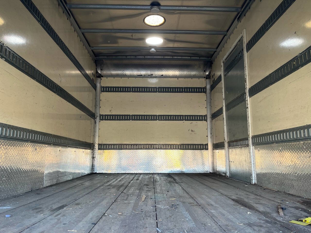 Used 2002 Ford F450 2WD Regular Cab Super Duty image 9
