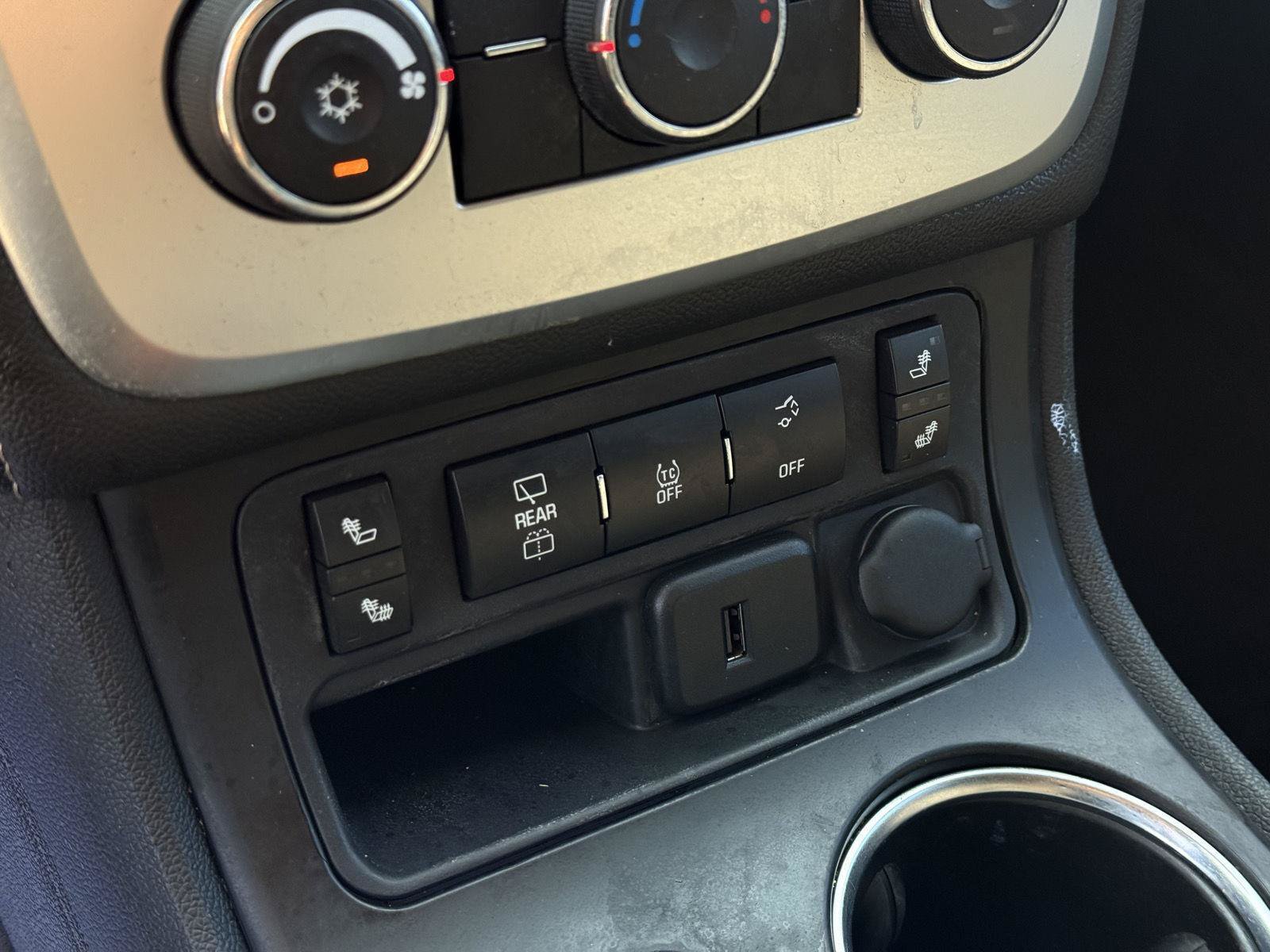 Used 2015 GMC Acadia SLE FWD image 16