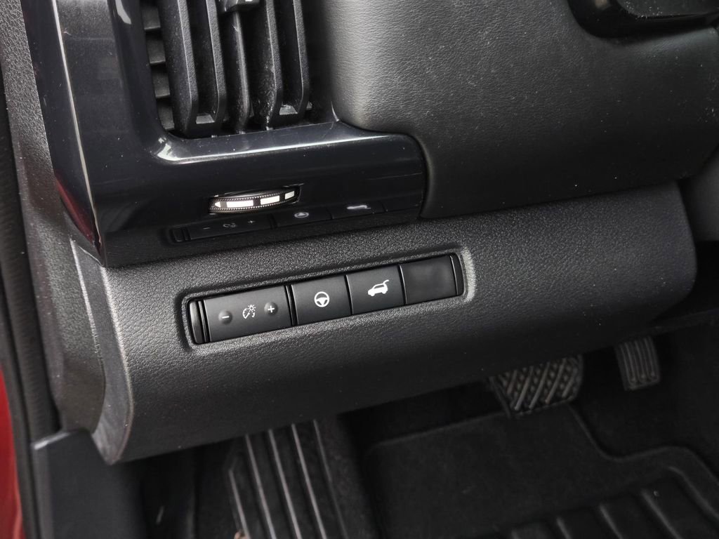 Certified 2022 Nissan Pathfinder SV w/ SV Premium Package image 19