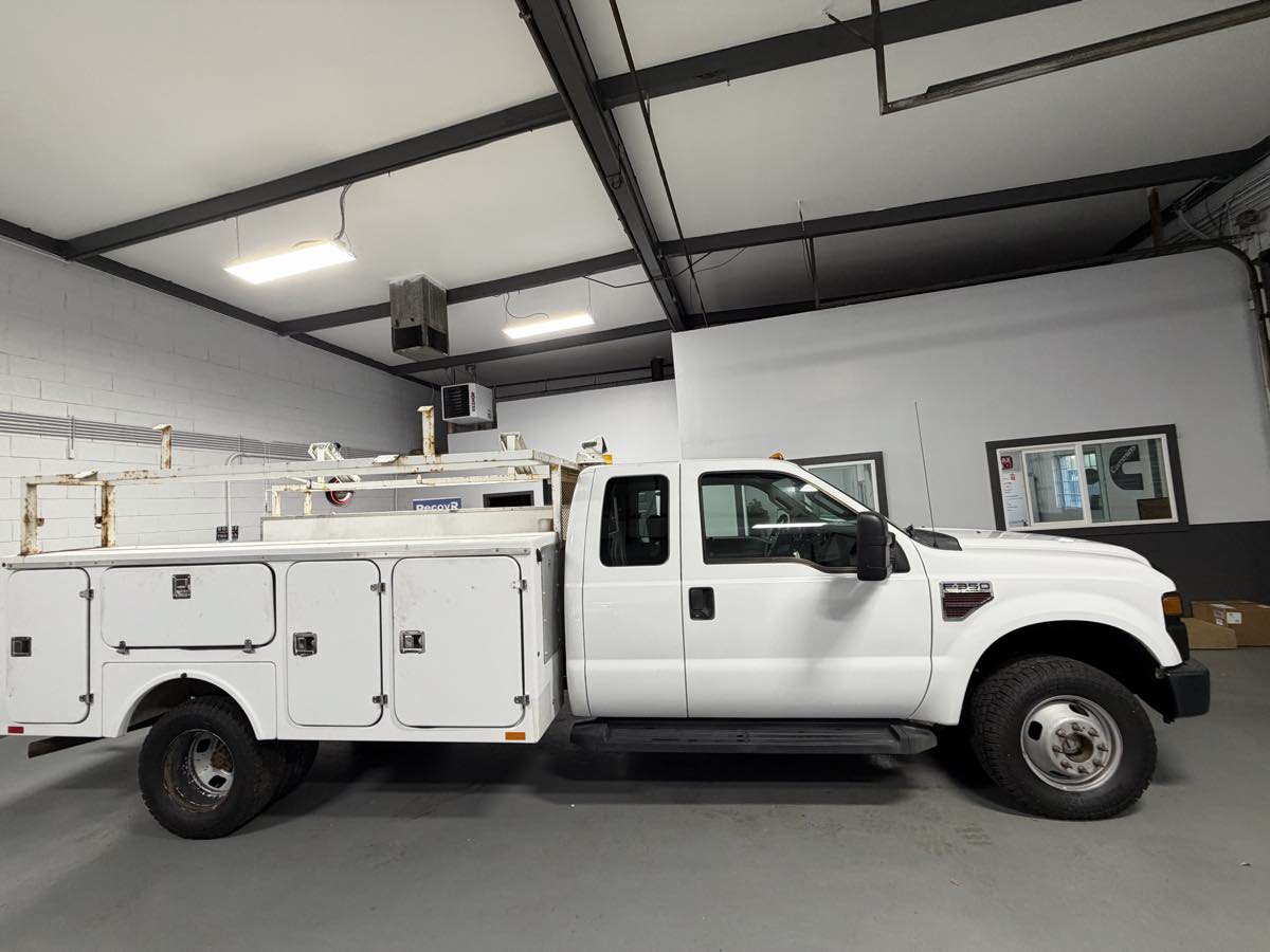 Used 2009 Ford F350 XL AWD/4WD image 2
