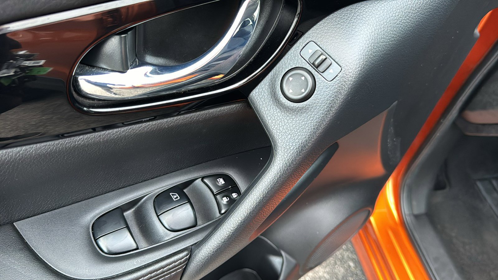 Used 2022 Nissan Rogue Sport SV image 12