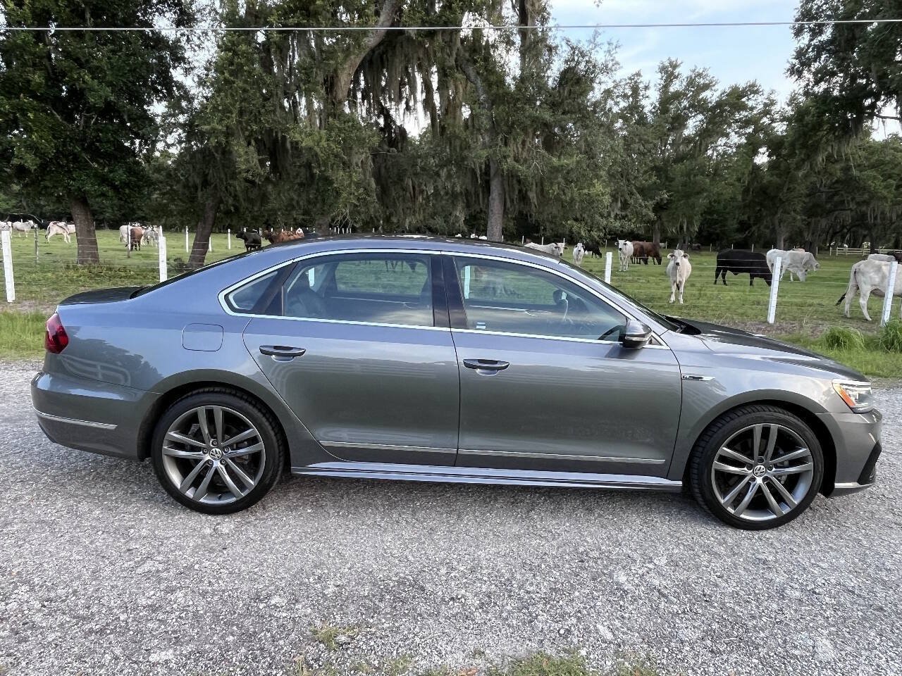 Used 2019 Volkswagen Passat 2.0T SE R-Line FWD image 12