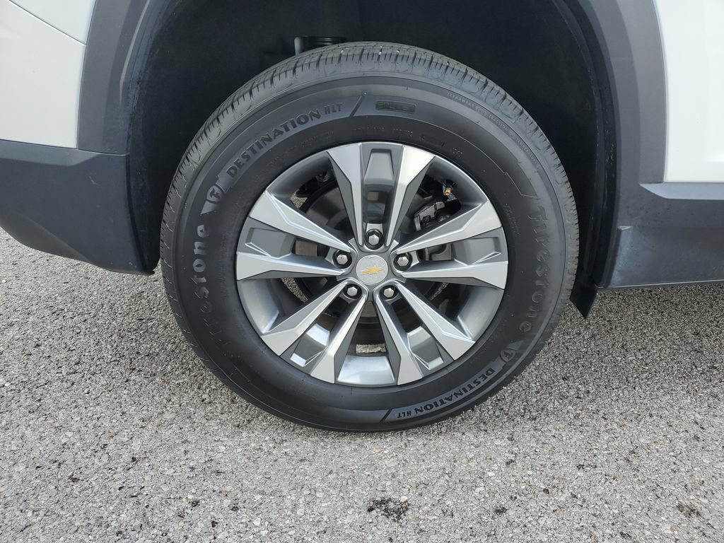Used 2026 Chevrolet Equinox LT FWD image 5
