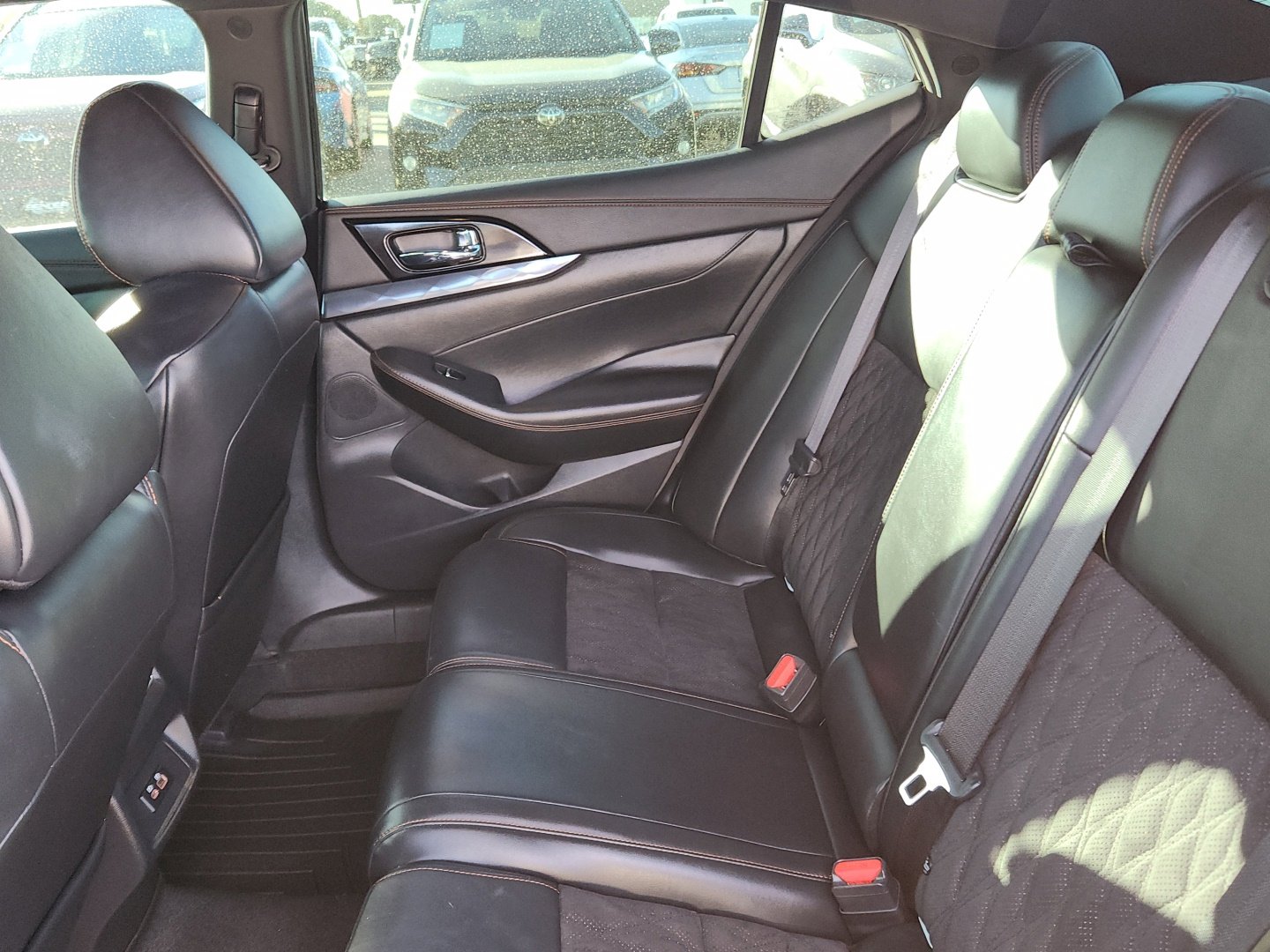 Used 2021 Nissan Maxima SR w/ Sport Mat Group image 9