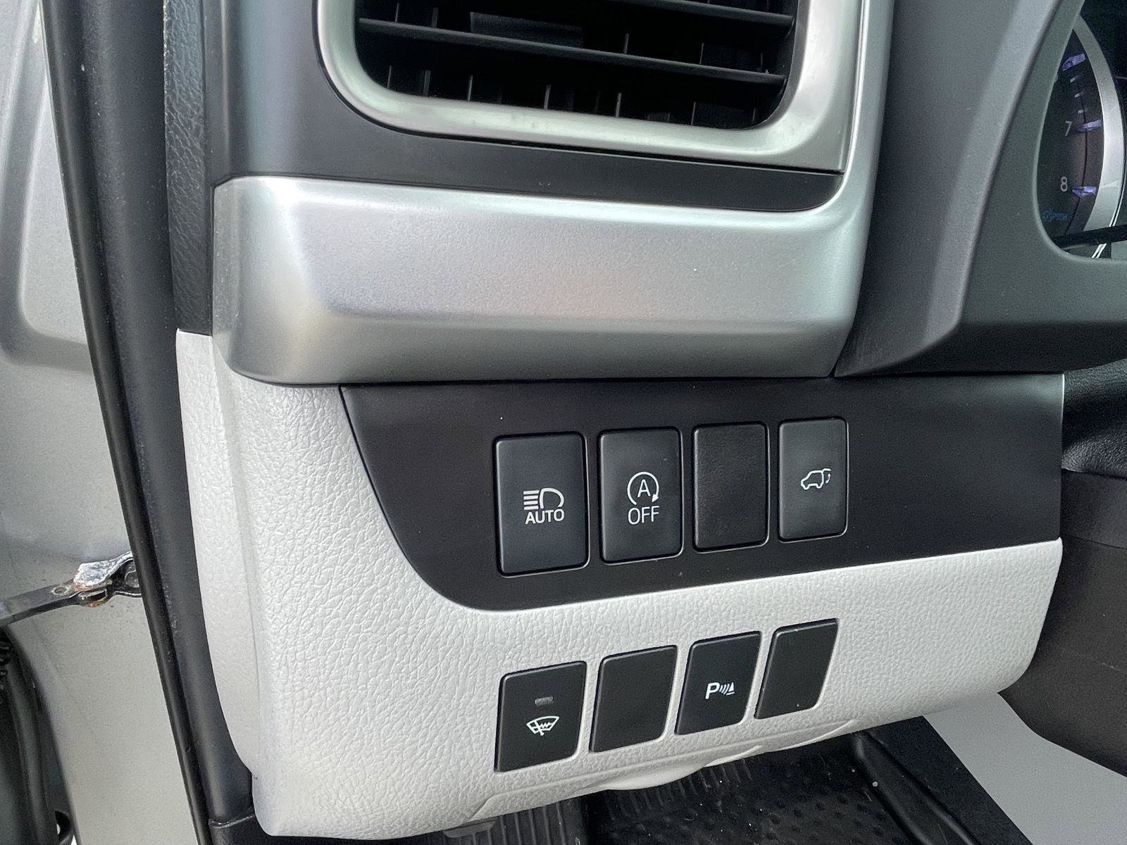 Used 2019 Toyota Highlander Limited image 16