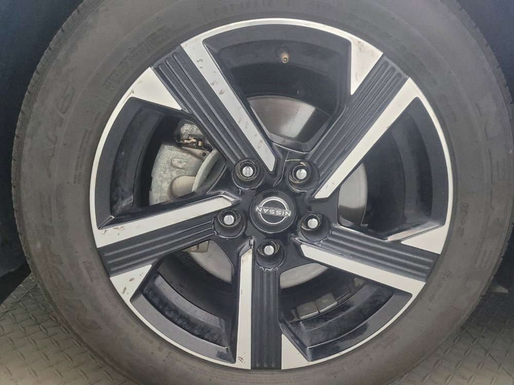 Used 2024 Nissan Sentra SV FWD image 31