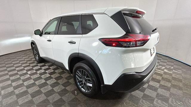 Used 2022 Nissan Rogue S FWD image 5