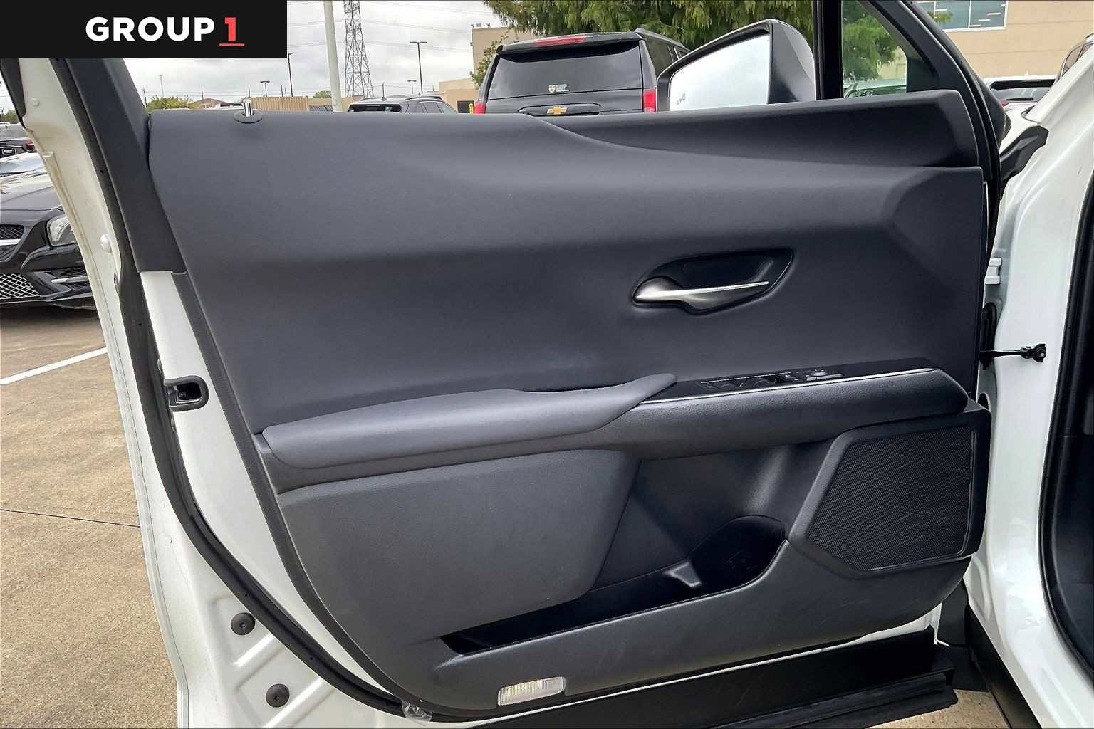 Certified 2025 Lexus UX 300h FWD image 18