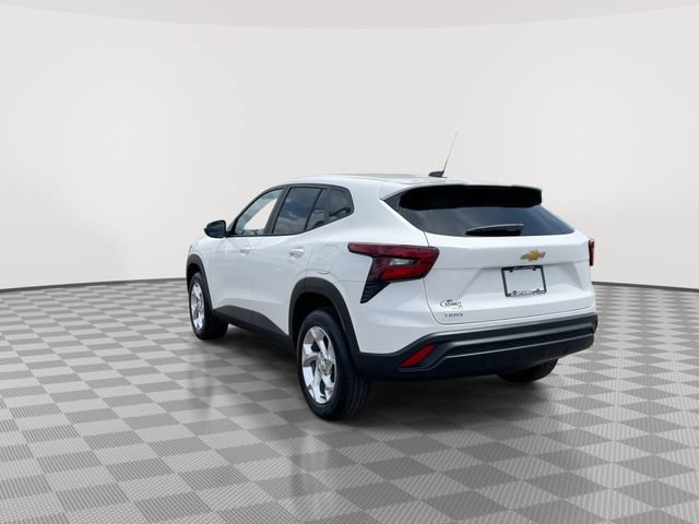 New 2026 Chevrolet Trax LS w/ LS Convenience Package FWD image 11