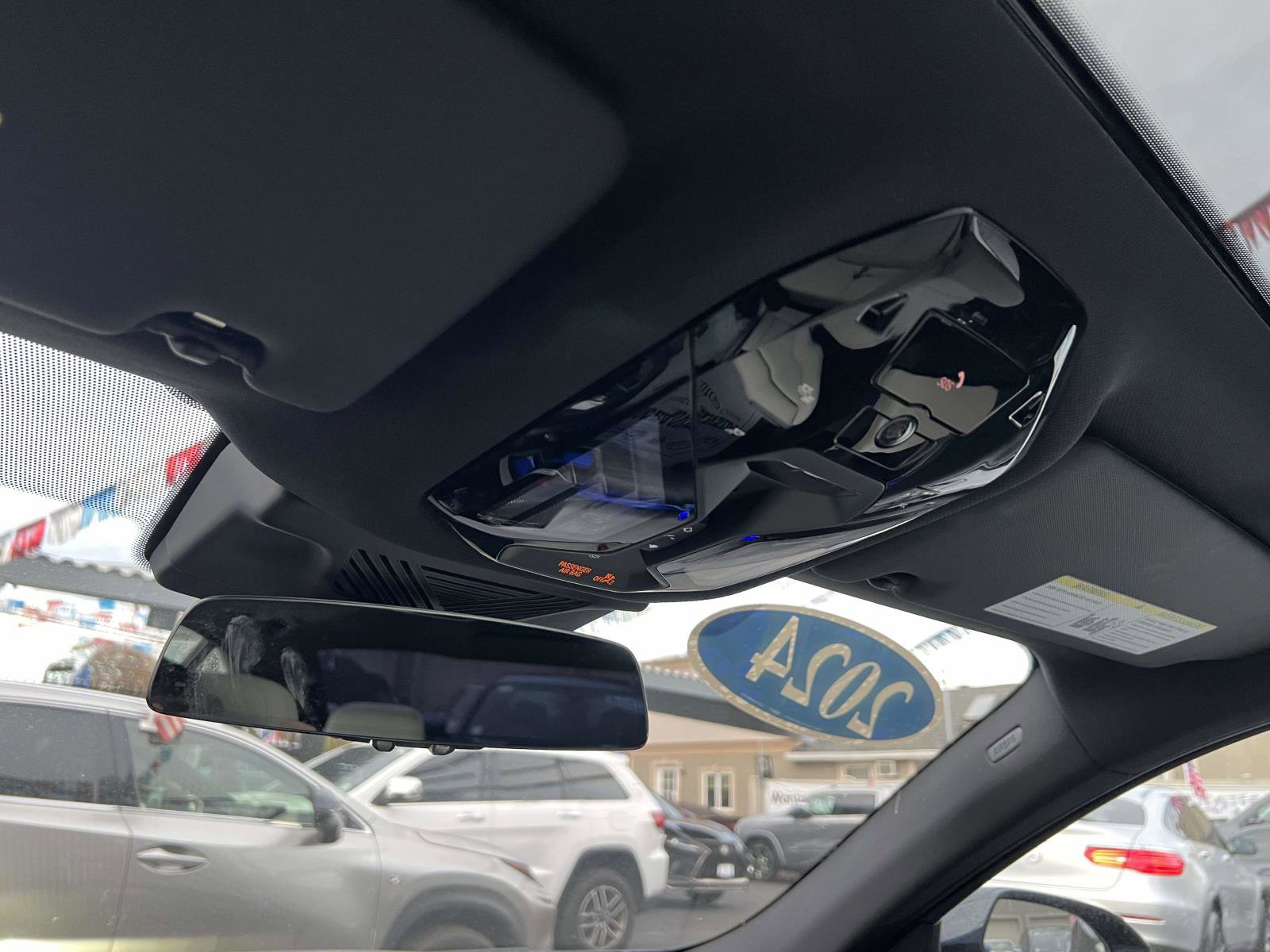 Used 2024 BMW 540i xDrive w/ Premium Package image 30