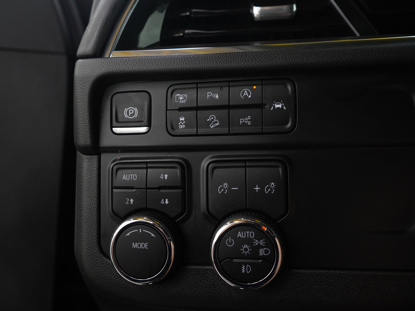 Used 2025 Chevrolet Tahoe Z71 AWD/4WD image 27