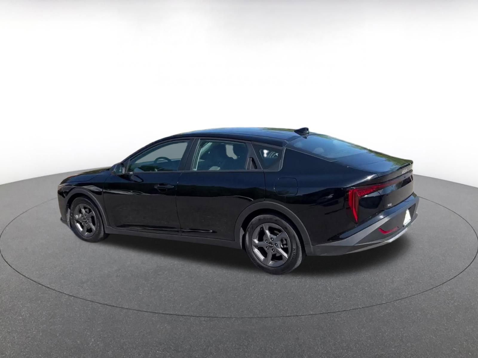 Used 2025 Kia K4 FWD image 9