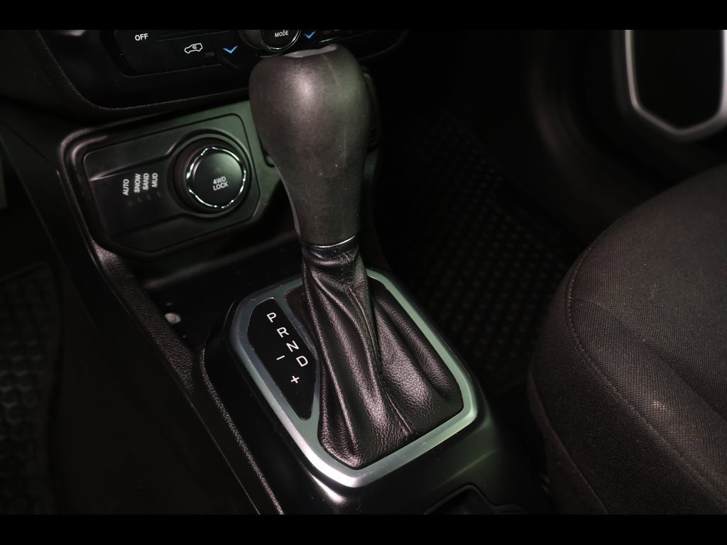 Used 2019 Jeep Renegade Latitude w/ Safety & Security Group II image 27