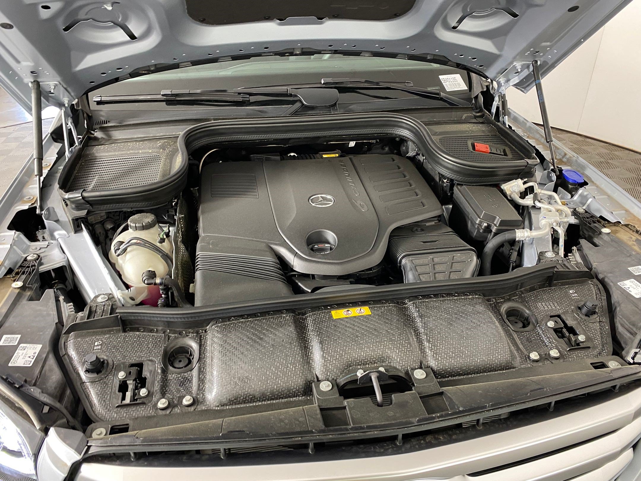 Certified 2025 Mercedes-Benz GLS 450 4MATIC image 32