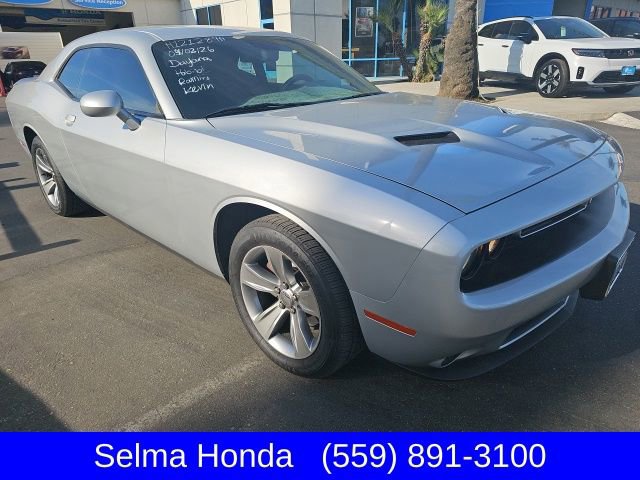 Used 2019 Dodge Challenger SXT w/ Driver Convenience Group RWD image 5