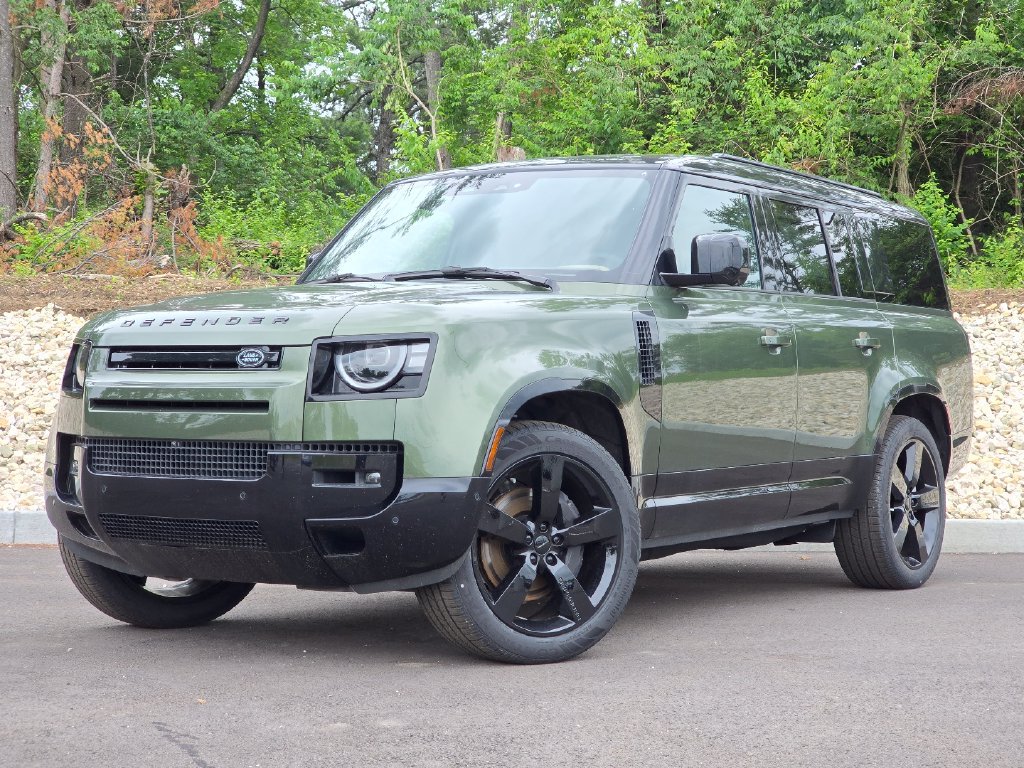 New 2026 Land Rover Defender 130 X-Dynamic SE AWD/4WD image 2