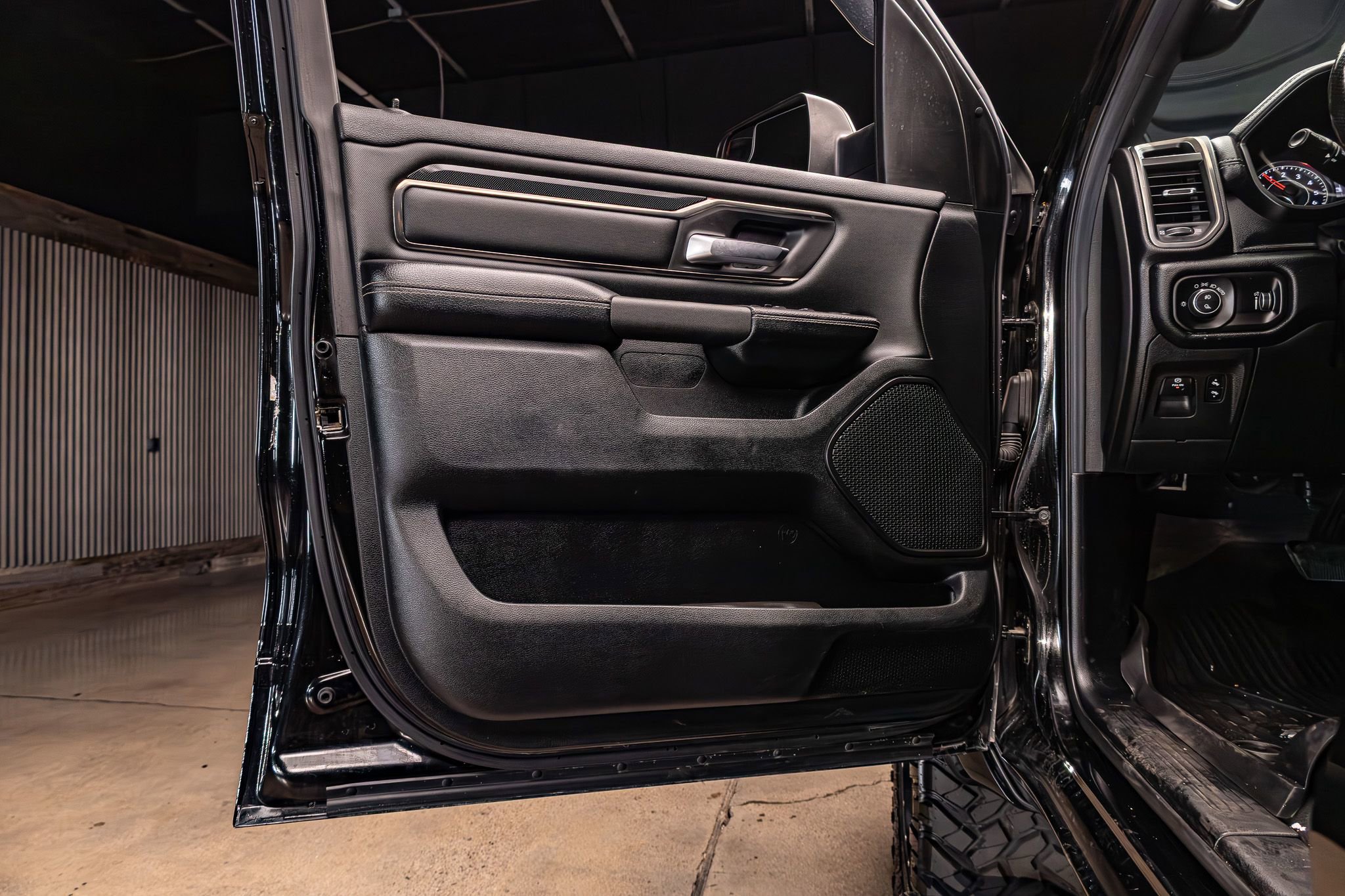 Used 2020 RAM 1500 Sport w/ Level 2 Equipment Goup w/2_L image 28