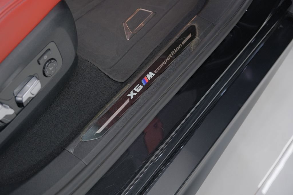 Used 2022 BMW X6 M w/ Competition Package image 40