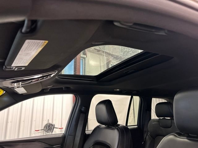 Used 2023 Jeep Grand Cherokee Altitude AWD/4WD image 33