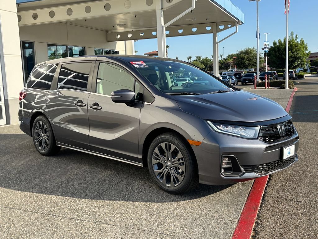 New 2026 Honda Odyssey Touring image 3