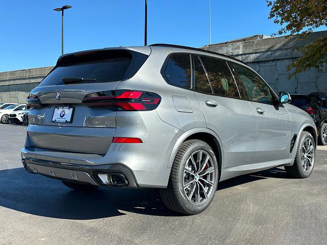 New 2026 BMW X5 xDrive40i w/ M Sport Package image 3