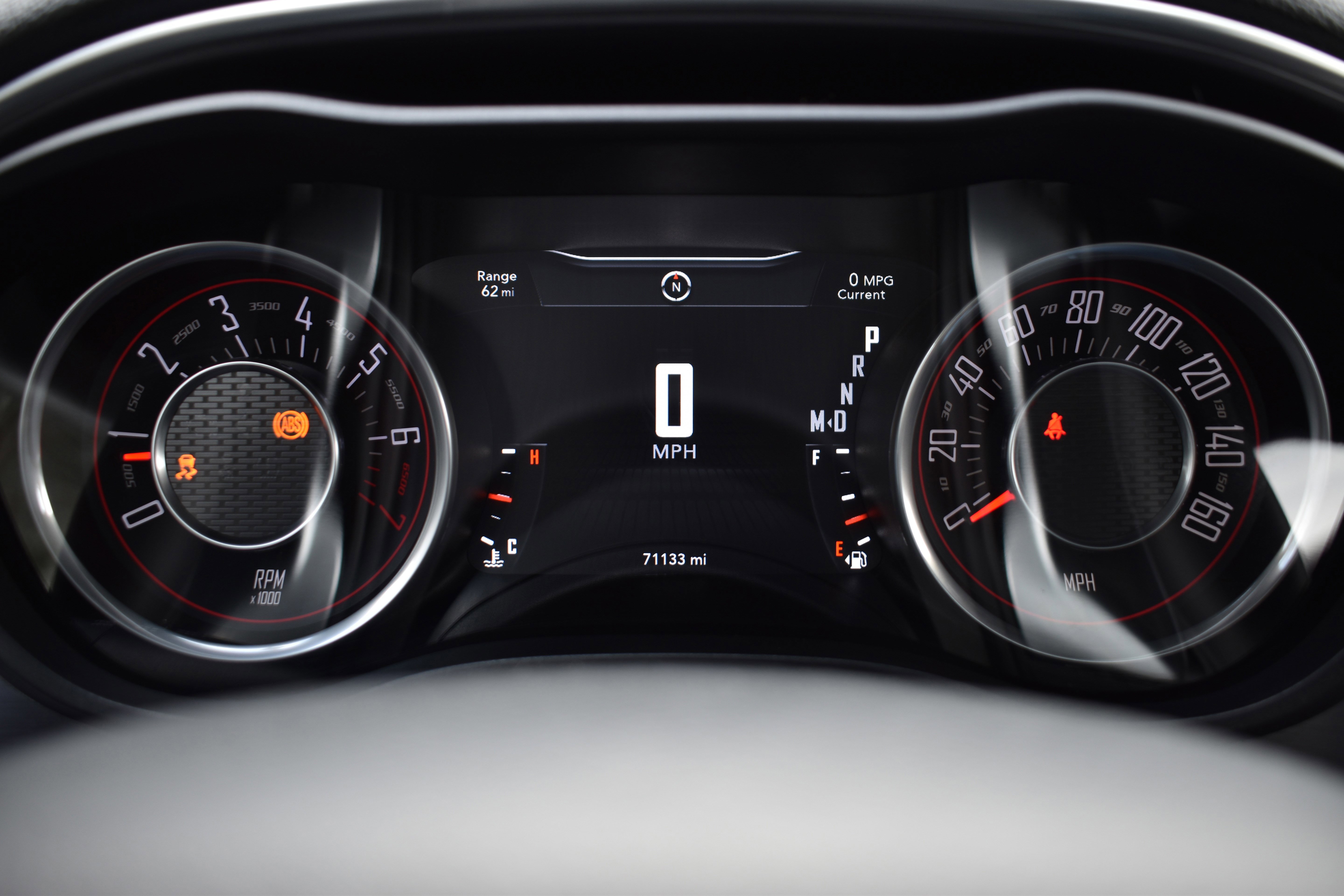 Used 2015 Dodge Challenger SXT image 24