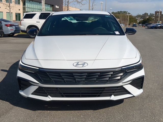 Certified 2025 Hyundai Elantra Sport FWD image 9
