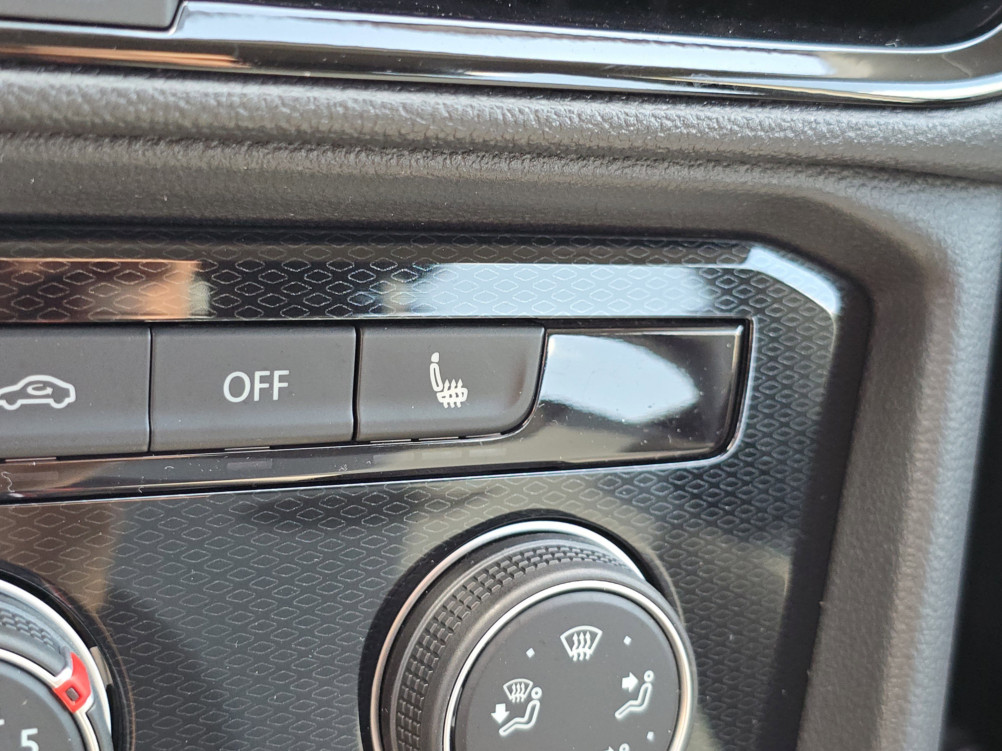 New 2025 Volkswagen Taos S image 11