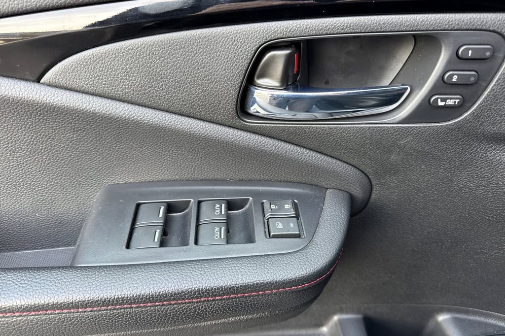 Certified 2025 Honda Ridgeline Black Edition image 5