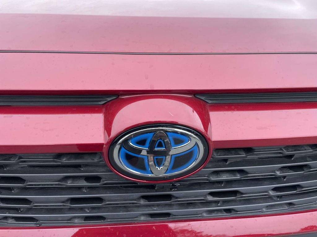 Used 2023 Toyota RAV4 XLE Premium image 18