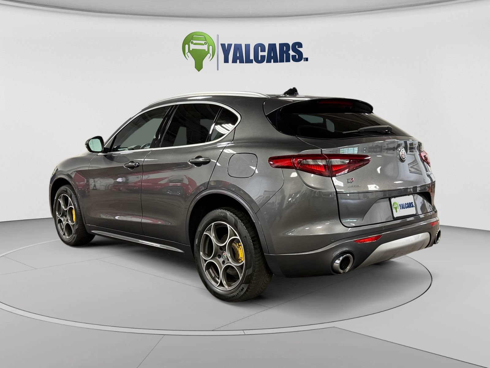 Used 2020 Alfa Romeo Stelvio Ti w/ Active Blind Spot Package AWD/4WD image 3