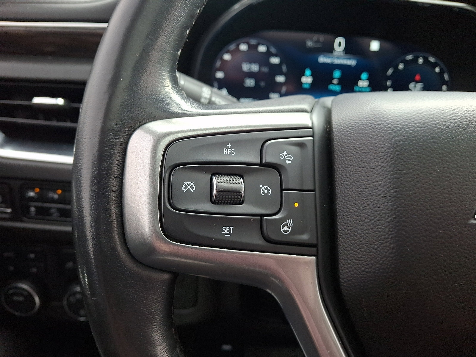 Certified 2022 Chevrolet Tahoe Z71 w/ Luxury Package image 24