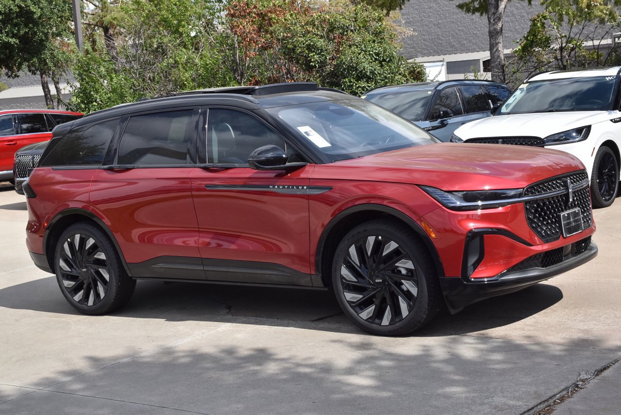 New 2026 Lincoln Nautilus Reserve AWD/4WD image 4