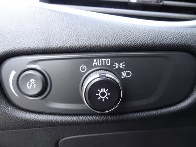 Used 2023 Chevrolet Malibu LT w/ Driver Confidence Package FWD image 16