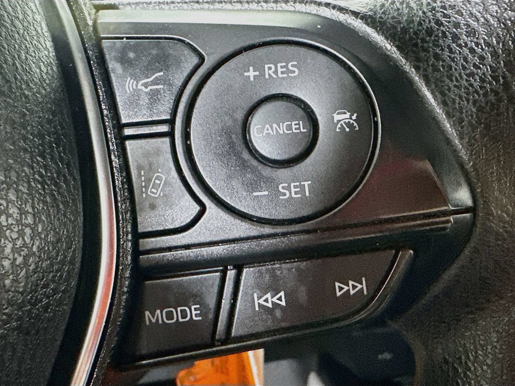 Used 2020 Toyota Camry LE FWD image 23