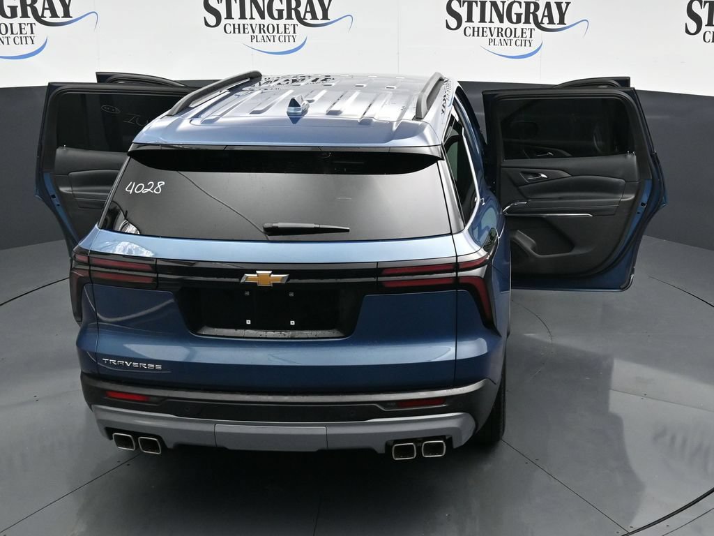 Used 2026 Chevrolet Traverse LT FWD image 38
