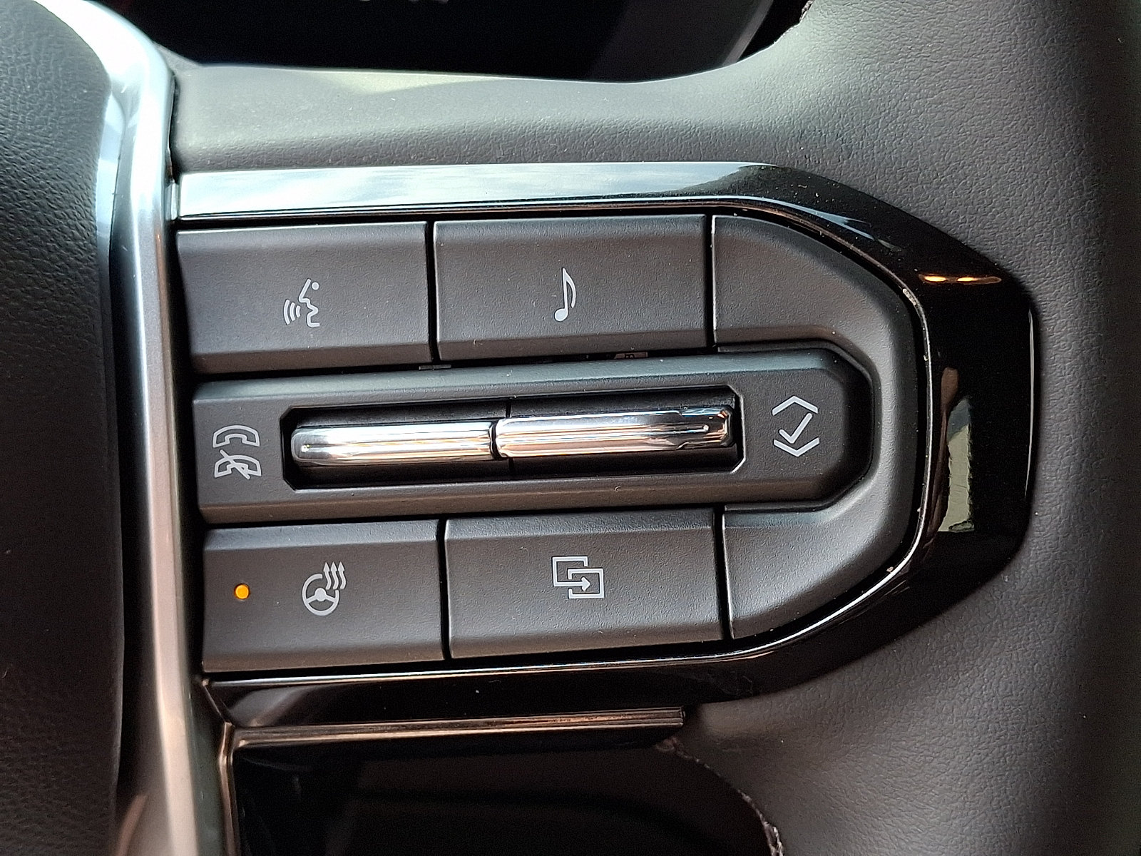 Certified 2026 Chevrolet Colorado ZR2 w/ Technology Package AWD/4WD image 23