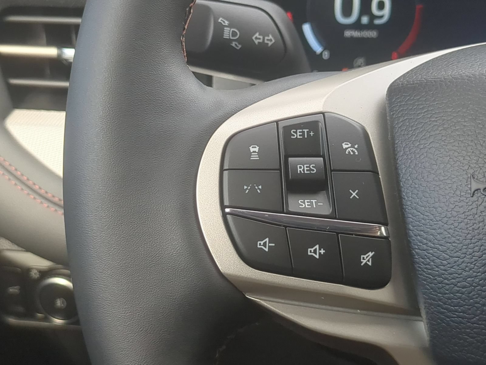 New 2026 Ford Explorer Active w/ Active Comfort Package AWD/4WD image 17