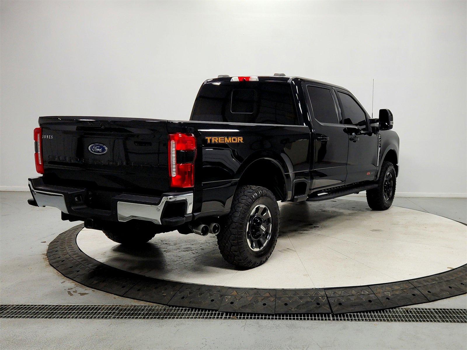 Used 2023 Ford F250 Lariat image 7