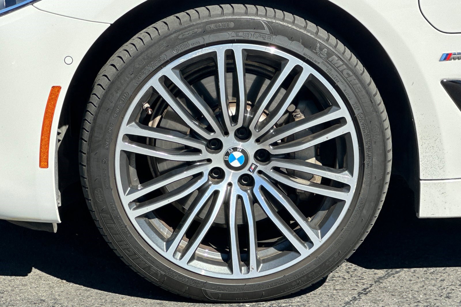 Used 2020 BMW 530e w/ M Sport Package image 36
