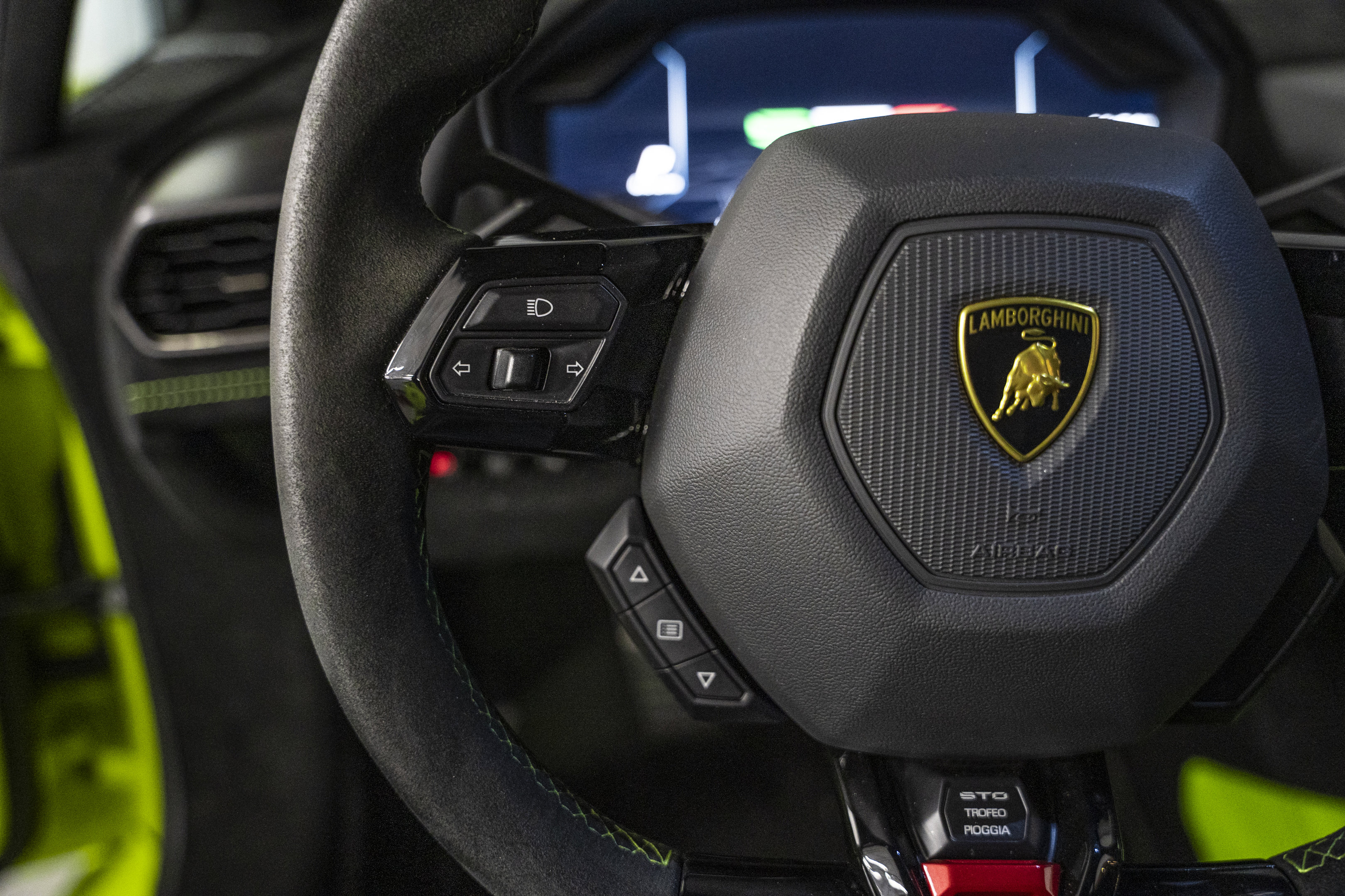 Used 2023 Lamborghini Huracan STO RWD image 47