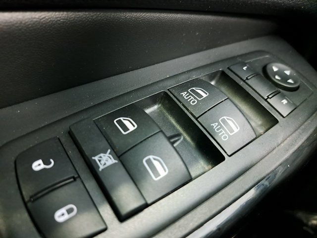 Used 2020 Jeep Cherokee Latitude Plus AWD/4WD image 22