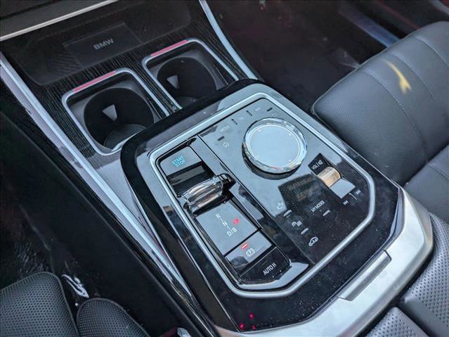 Used 2025 BMW i7 xDrive60 image 12