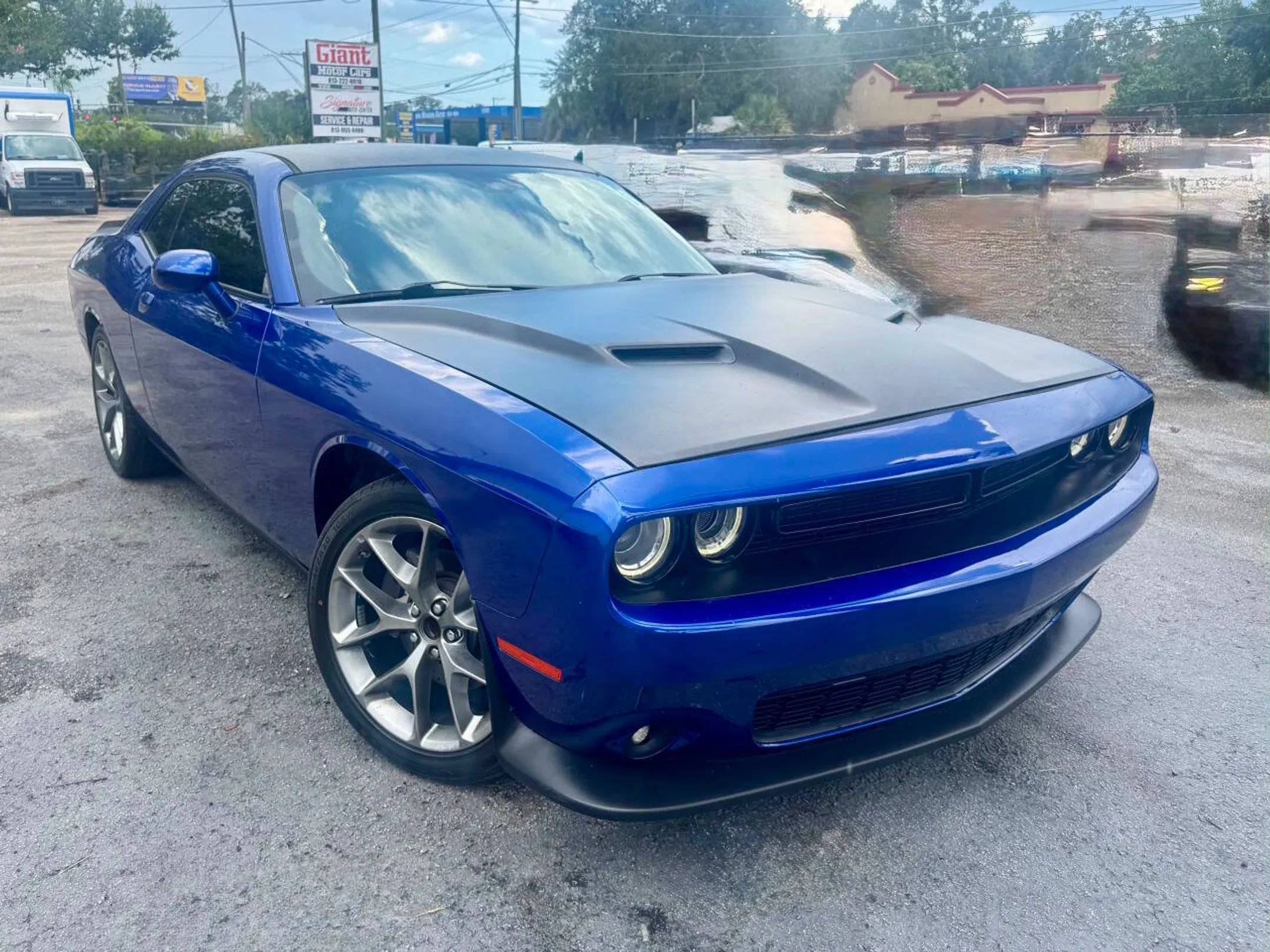 Used 2020 Dodge Challenger R/T RWD image 3
