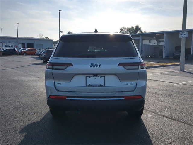 Used 2022 Jeep Grand Cherokee L Laredo w/ Luxury Tech Group I image 5